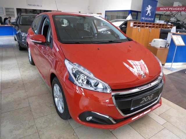 Peugeot 208 hatchback 82PS benzin 2016