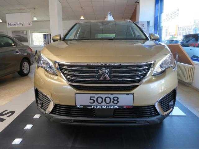 Peugeot 5008 SUV 88kW nafta 2017