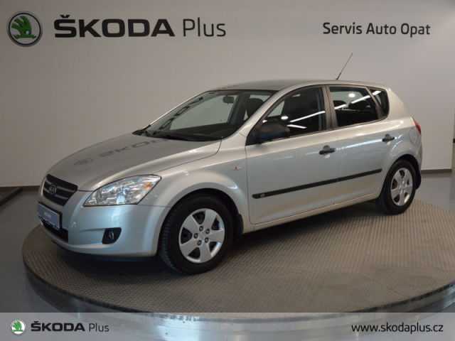 Kia Ceed hatchback 66kW nafta 200912